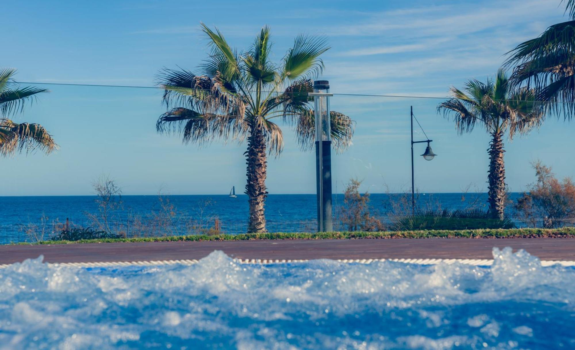 Espectacular apartamento en primera linea de mar Torrevieja Exterior foto