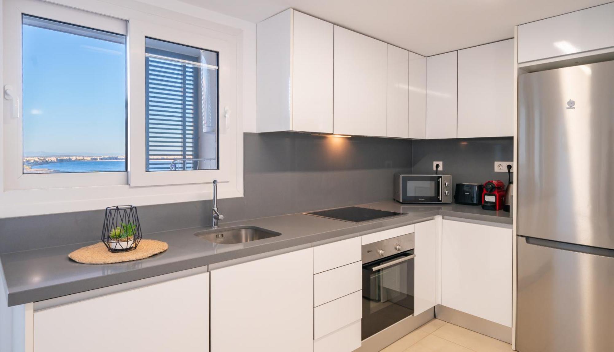 Espectacular apartamento en primera linea de mar Torrevieja Exterior foto