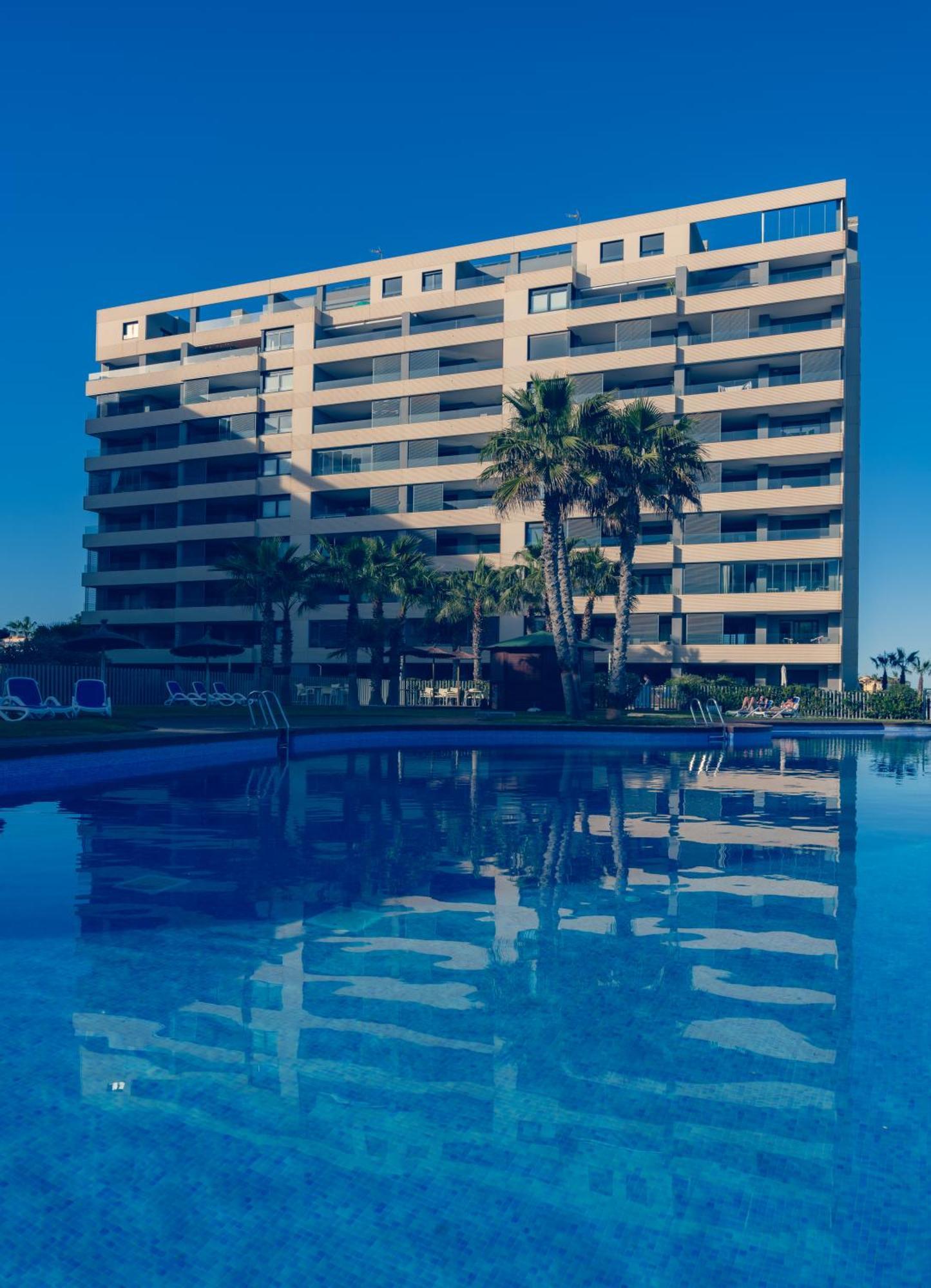 Espectacular apartamento en primera linea de mar Torrevieja Exterior foto