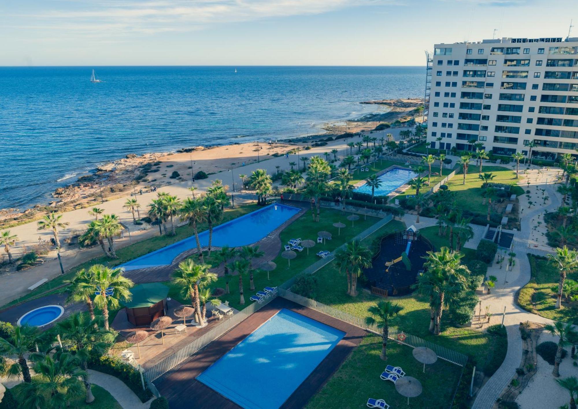 Espectacular apartamento en primera linea de mar Torrevieja Exterior foto