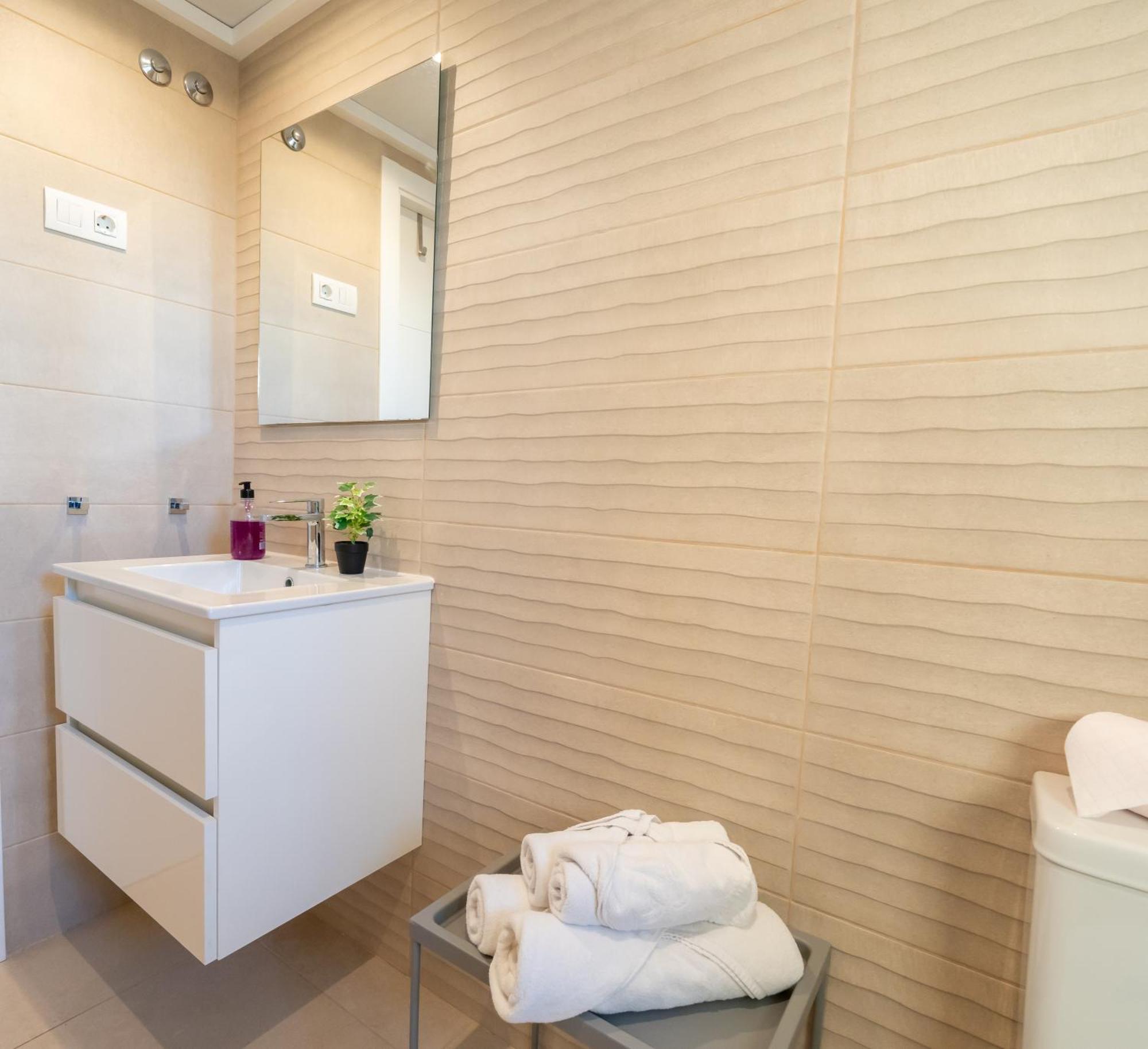 Espectacular apartamento en primera linea de mar Torrevieja Exterior foto